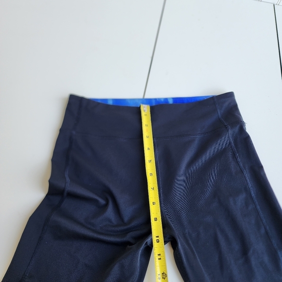 Under Armour Heat Gear Crop Pants Women's Activewear Black Blue  Compression M - Picture 4 of 8